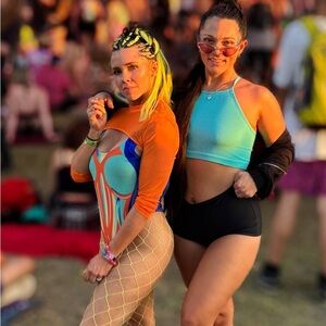 Sunset rave outfit